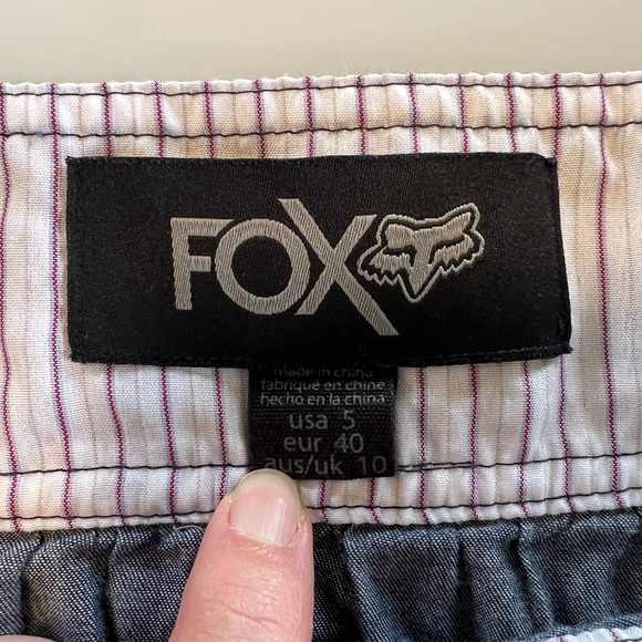 Fox Women's Blue Denim mini Skirt juniors size 5 button up front pockets - Picture 5 of 7